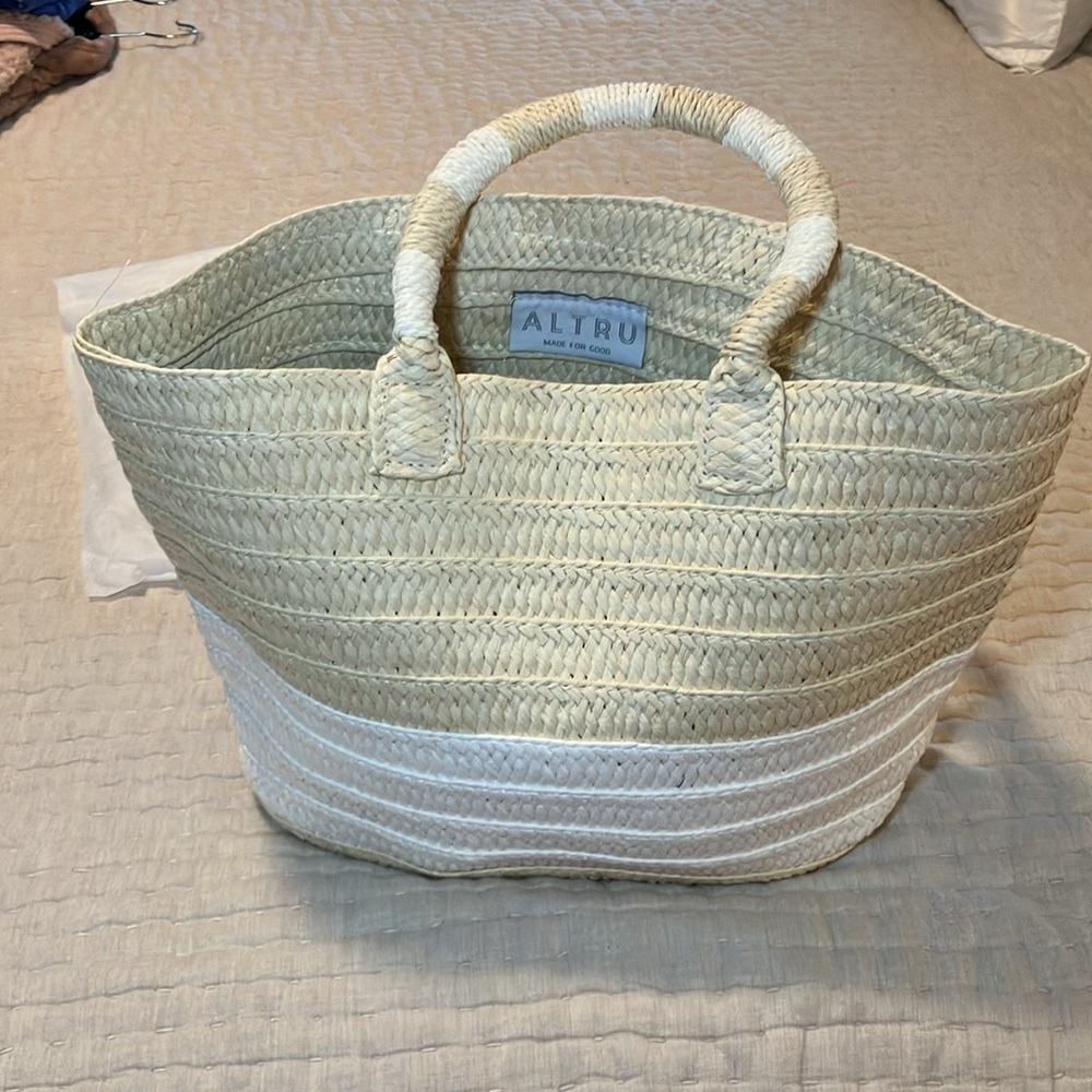 ALTRU Straw Tote - Picture 4 of 6